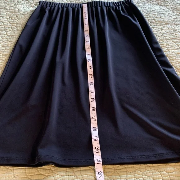Black Skirt with Elastic Waist * PL - Picture 3 of 8